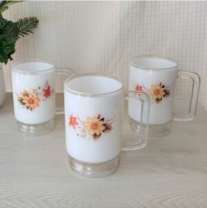 Vintage 1960's, Set of 3 Plastic Floral Cups.